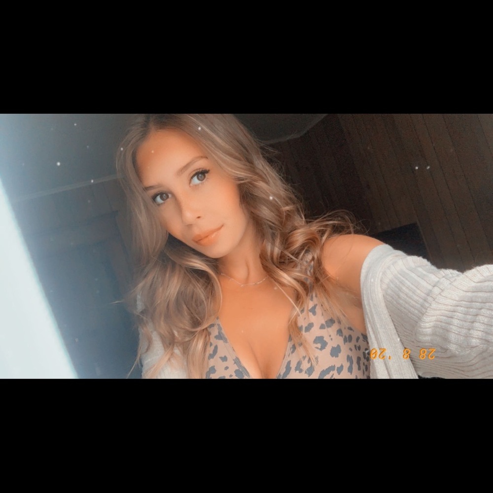 Meet your Posher, Makayla